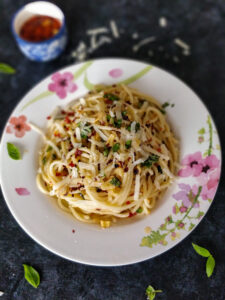Spaghetti Aglio e Olio Recipe, 5 Ingredient Pasta Recipe
